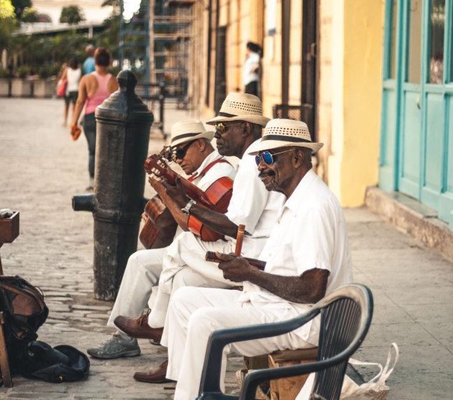 CUBA ENTRE AMIGOS - SALIDA 30 DE MAYO 2025